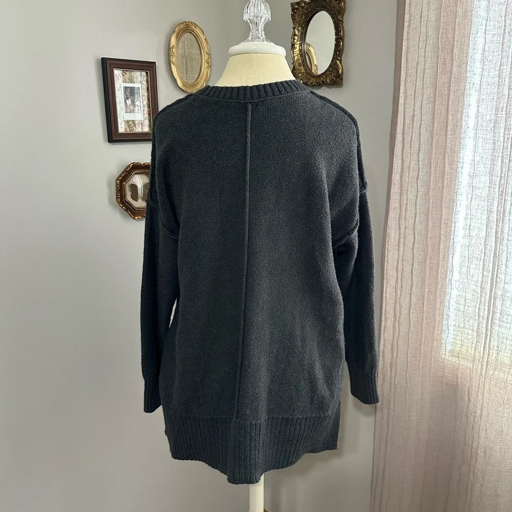 Aerie Oversized Crewneck Sweater in Charcoal - Picture 4 of 5